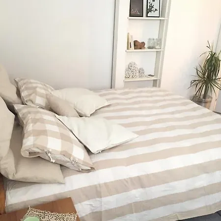 Laura A 2 Passi Dal Mare